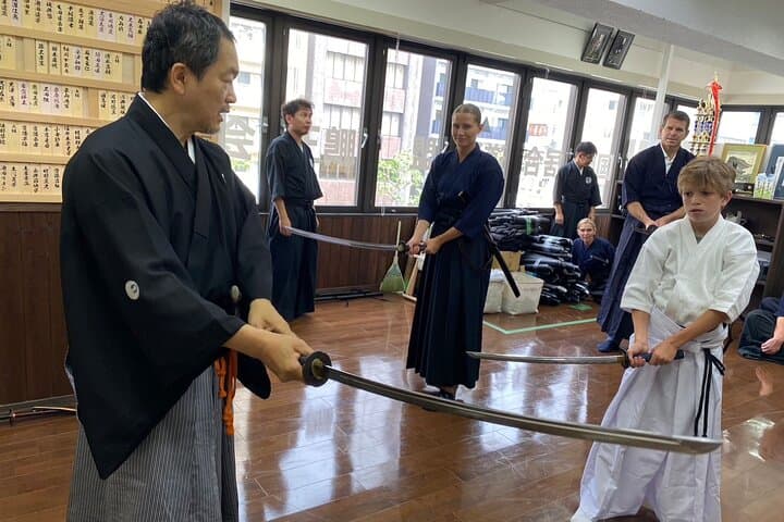 Iaido in Tokyo: Learn Samurai Sword-Drawing at Hogyokukai photo 3