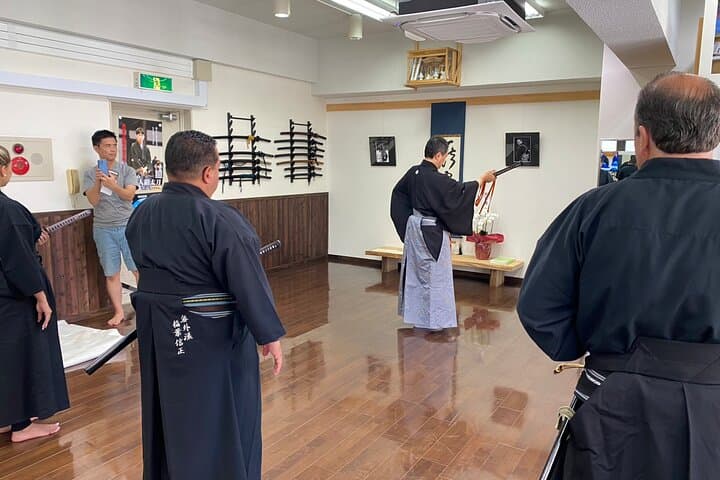 Iaido in Tokyo: Learn Samurai Sword-Drawing at Hogyokukai photo 4
