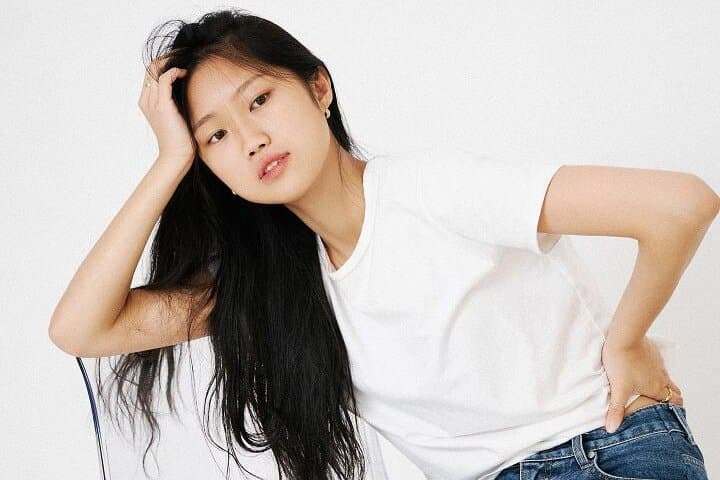 Bukchon Self-Photo Experience — Costume Rental, Studio Lighting & Photoshop in Seoul photo 2