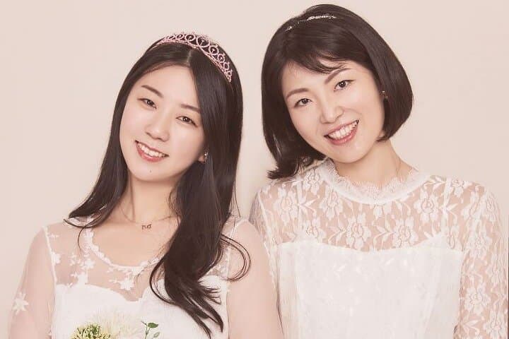 Bukchon Self-Photo Experience — Costume Rental, Studio Lighting & Photoshop in Seoul photo 4