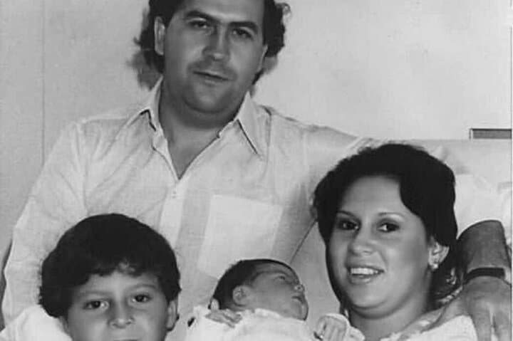 Medellín Pablo Escobar Private Tour — Sites, History & Practical Guide photo 4