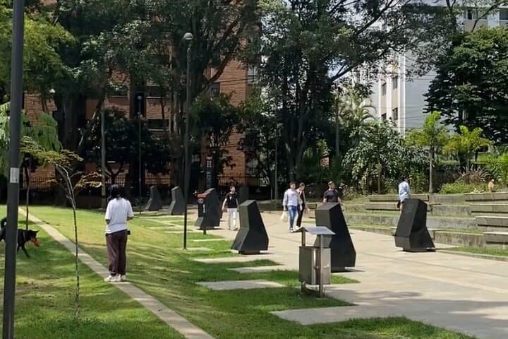Medellín Pablo Escobar Private Tour — Sites, History & Practical Guide photo 5