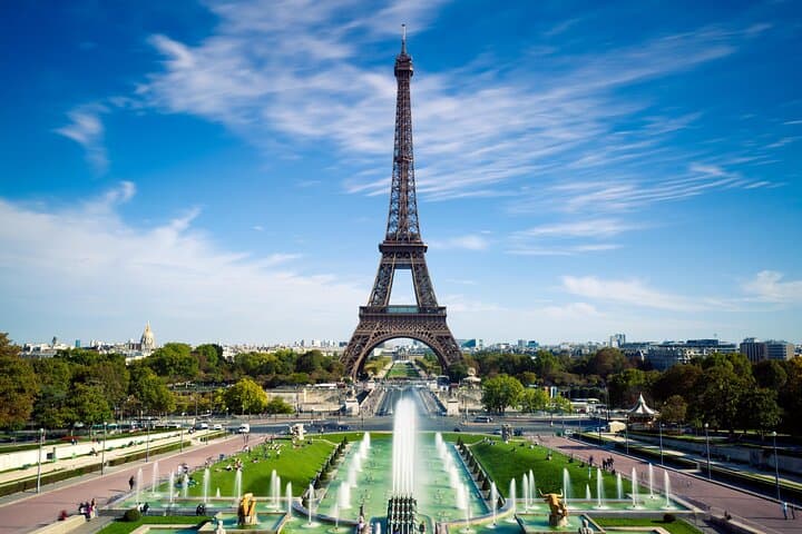 Private 2-Day Paris and Normandy Drive: Eiffel, Rouen & Honfleur