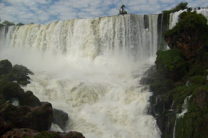 Iguazu Falls Private Tour — Full-Day Argentine-Side Experience photo 3