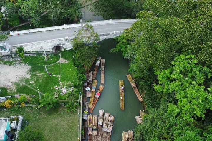 Montego Bay Bamboo Rafting & Limestone Massage on the Lethe River photo 3