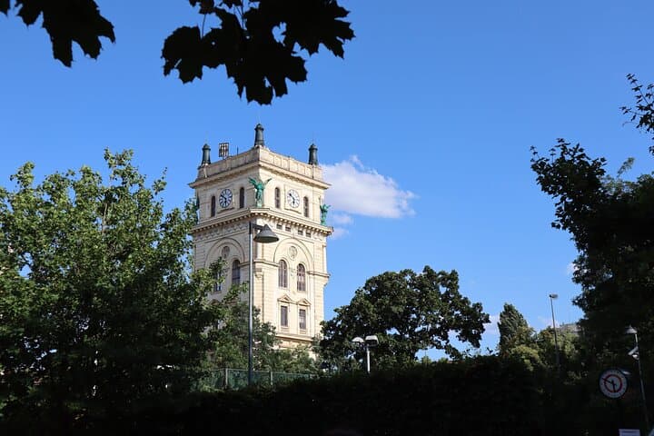 Zizkov and Vinohrady Beer Tour: Prague's Local Beer Walk