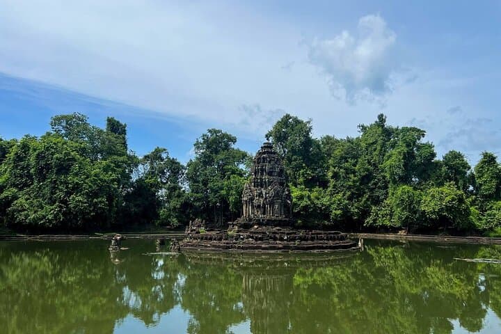 Sunrise at Angkor Wat: 2-Day Private Tour to Banteay Srei and Kampong Phluk photo 6
