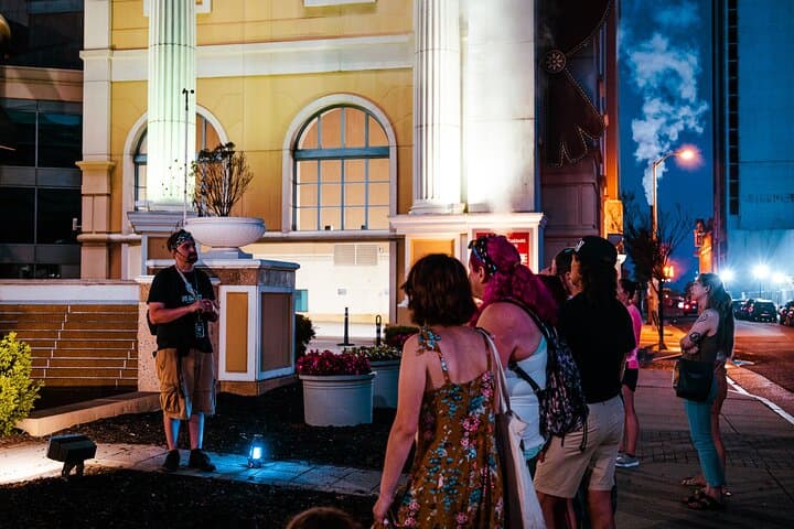 Las Vegas Ghost Tour: Gangsters, Glitz and Gore Night Walk on the Strip photo 2