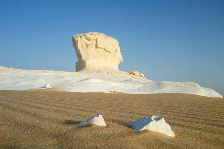 Day Trip from Cairo to Bahariya Oasis: Black & White Desert 4x4 Adventure