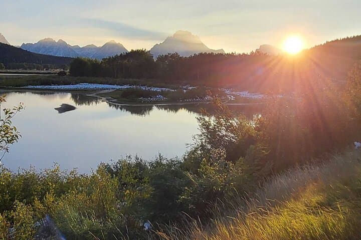 In-Depth Yellowstone and Grand Teton: 5-Day Wildlife & Geothermal Tour photo 4
