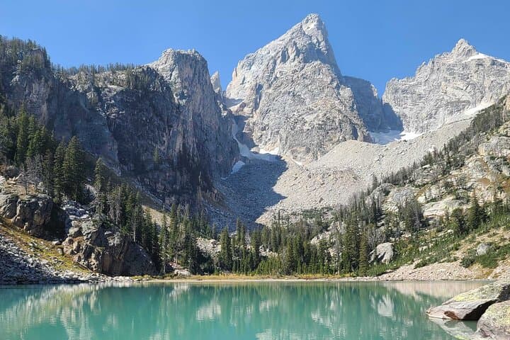 In-Depth Yellowstone and Grand Teton: 5-Day Wildlife & Geothermal Tour photo 5