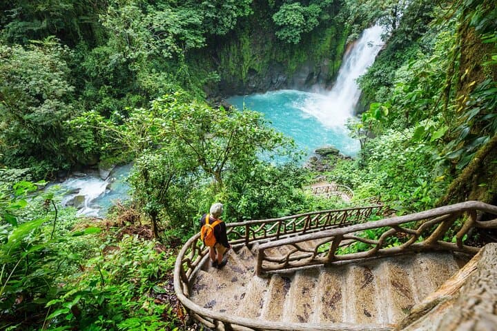 Hike Rio Celeste Waterfall & Tenorio Volcano: El Teñidero’s Turquoise River photo 2