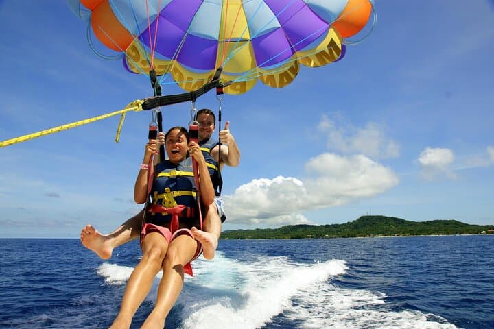 Soar Above Roatán: Private Parasail Flight Over the Bay Islands photo 6