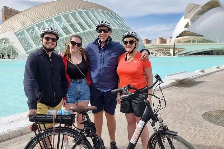 E-Bike Grand Valencia: 3-Hour Turia Riverbed, City of Arts & Beach Private Tour photo 3