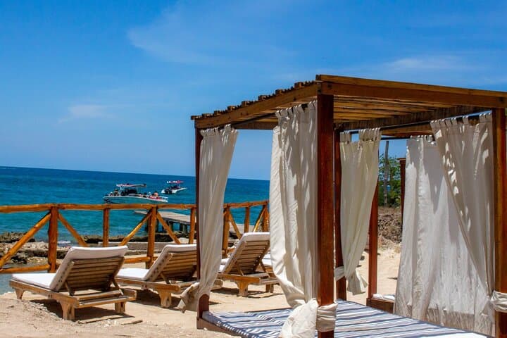 Isla del Rosario Day Trip: Encanta Beach Boat Tour from Cartagena photo 5