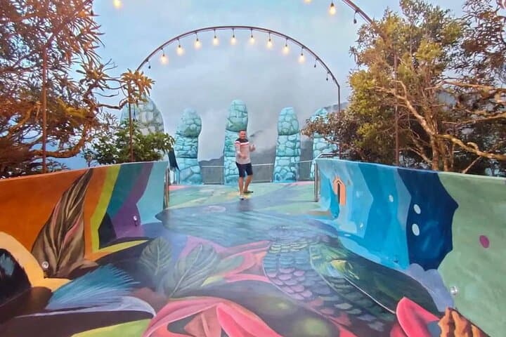 Exploring Las Manos de la Pachamama: Baños' Monumental Art and Viewpoint photo 5