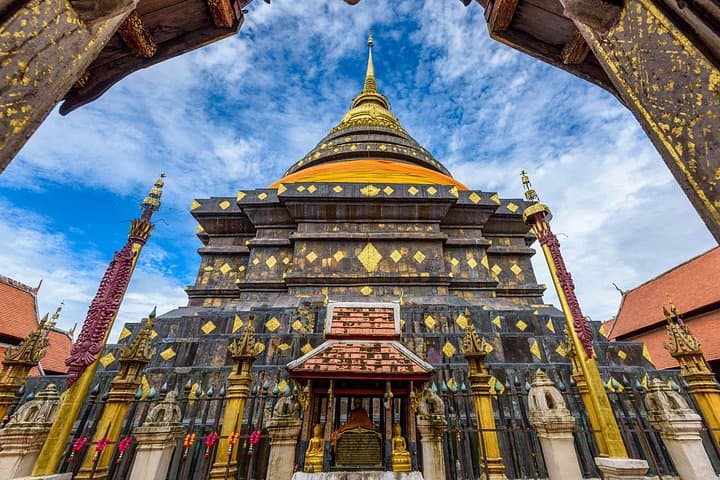 Full-Day Lamphun & Lampang Temple Tour from Chiang Mai — Wat Hariphunchai & Lampang Luang photo 3