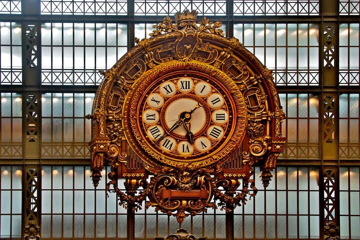 Private Musée d'Orsay Tour — Fast-Track Tickets & Old Town Walk in Paris