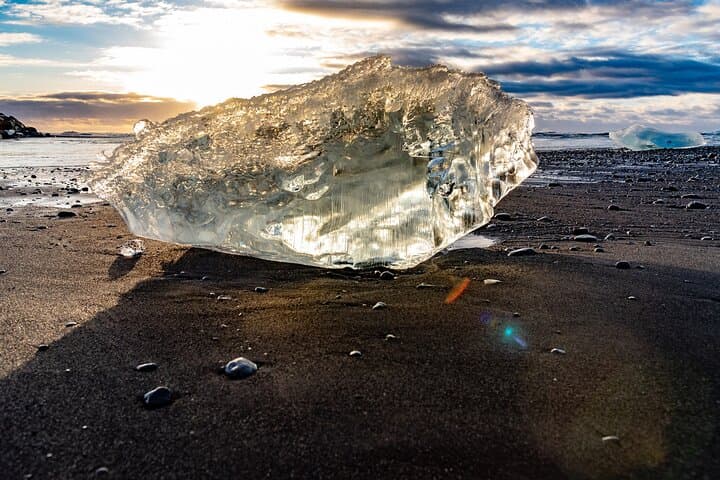 Diamond Beach & Jökulsárlón: Guided Day Tour to Floating Ice and Black Sand photo 3
