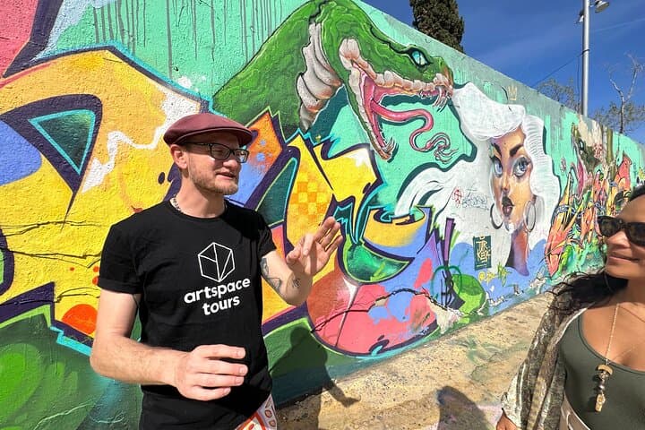 Insider Barcelona Street Art Tour: El Raval & Gothic Quarter Studio Visit