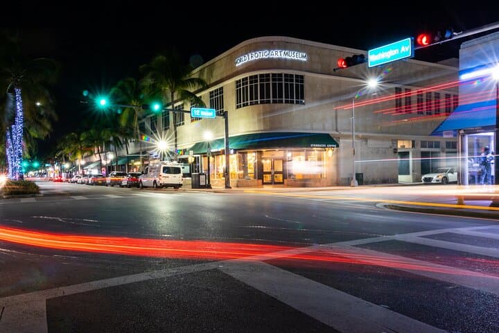Miami Boos and Booze Haunted Pub Crawl — South Beach Ghosts & Local Bars photo 2