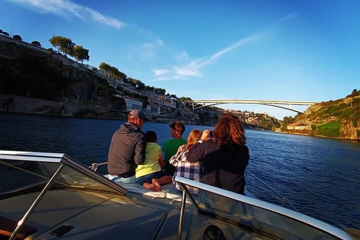 Private Boat Tour to D. Luís Bridge - Porto River Cruise (1 Hour) photo 3