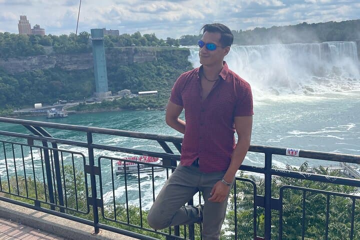 Niagara Falls Private Tour from Toronto — Day Trip to Horseshoe Falls photo 4