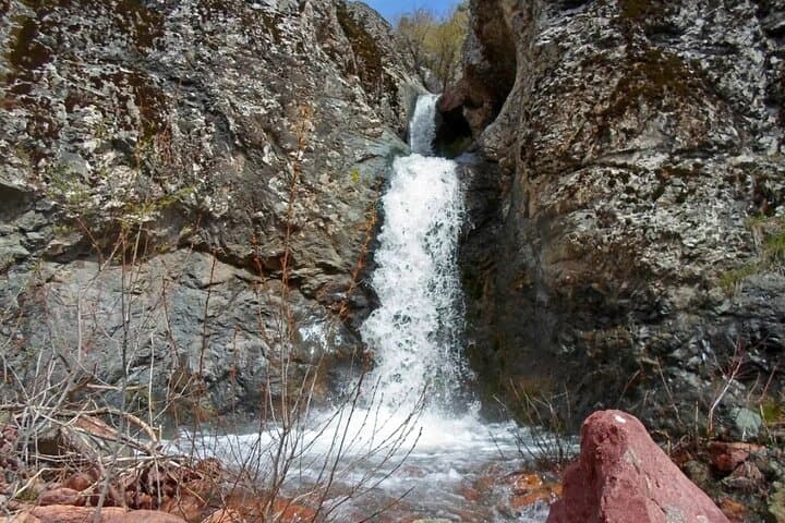 One-Day Trekking to Gusgarf Waterfall — Hissar Range Day Hike from Dushanbe