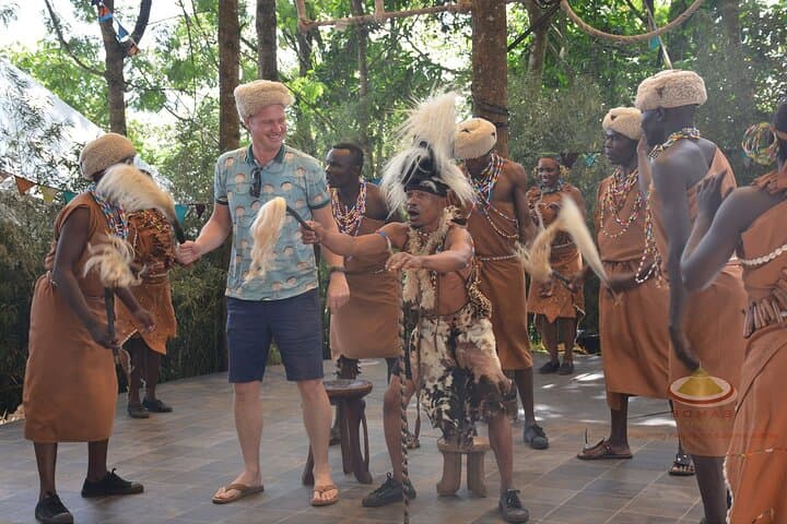 Nairobi City Sights: Giraffe Encounters, Crafts & Cultural Dances photo 6