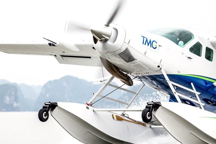Halong Bay 25-Minute Seaplane Sightseeing from Hanoi: Scenic Flight & Transfer photo 5