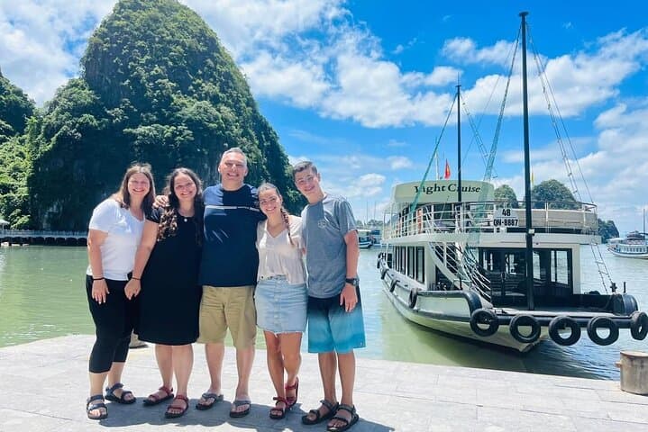 Halong Bay Small-Group Day Cruise: Sung Sot, Titov & Luon Cave