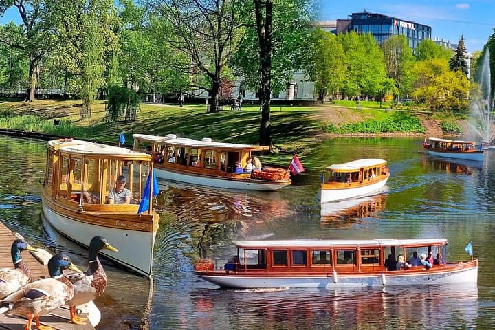 Riga Canal & Daugava River Boat Tour — 1-Hour City Cruise with Audio Guide photo 4