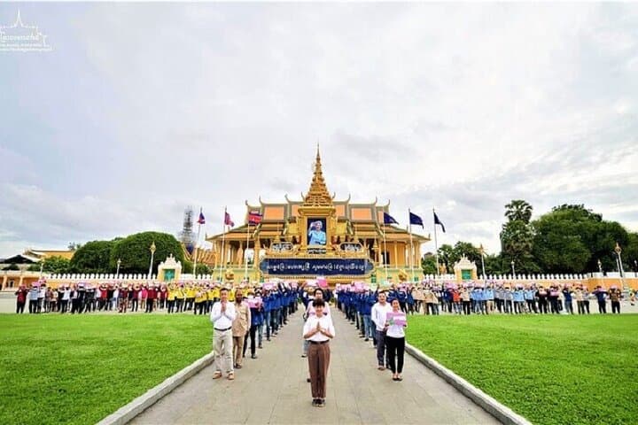 Private 2-Day Phnom Penh Cultural Tour: Royal Palace, Tuol Sleng & Central Market photo 2