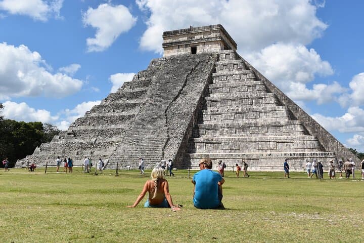Chichen Itza, Ik Kil & Suytun: Full-Day Ruins and Cenotes Tour from Cancún