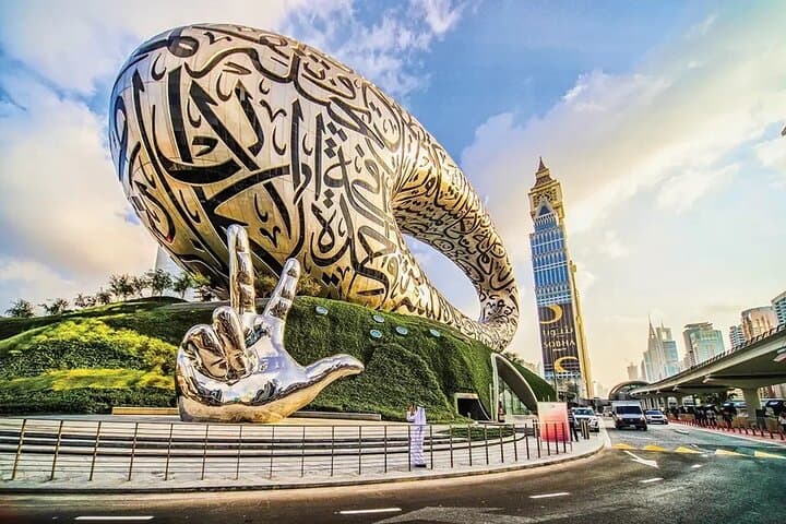 Dubai Private Layover Stopover City Tour: 4–5 Hour Highlights of Burj Khalifa, Creek, and Palm