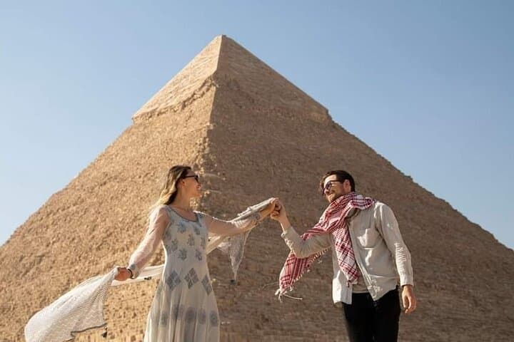 Cairo Layover VIP: Pyramids, Egyptian Museum & Khan El Khalili from Sharm El Sheikh
