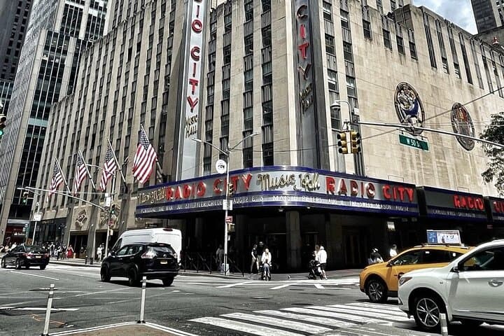 New York City Superheroes Walking Tour: Marvel & DC Filming Locations