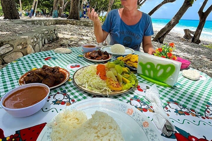 3-Day Private Southern Dominican Escape: Bahía de las Águilas, Laguna Oviedo & Hoyo de Pelempito photo 5