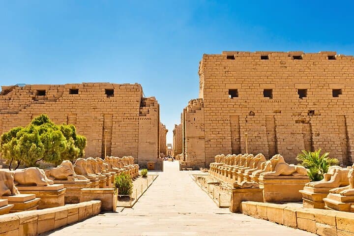 Luxor in Two Days: Overnight Highlights Tour from Hurghada