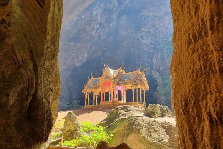 Khao Sam Roi Yot & Phraya Nakhon Cave Day Trip from Hua Hin