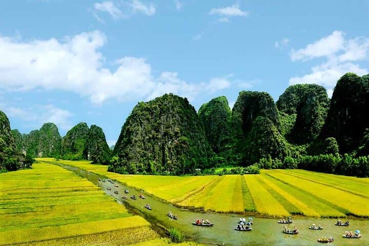 Tam Coc & Hoa Lu Day Tour: Limousine Small-Group from Hanoi photo 6