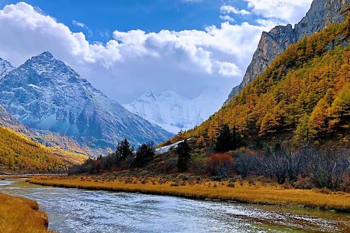 Sichuan to Yunnan: 12-Day Private 'Last Paradise' Tour — Yading, Tiger Leaping Gorge & Lijiang photo 4