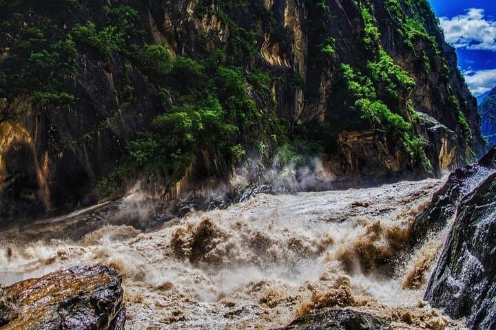 Sichuan to Yunnan: 12-Day Private 'Last Paradise' Tour — Yading, Tiger Leaping Gorge & Lijiang photo 5