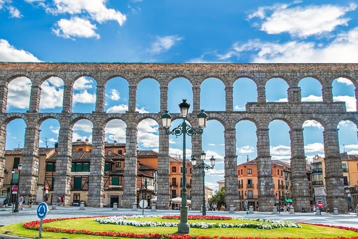 Segovia Old Town & Alcázar Private Walking Tour: Aqueduct, Cathedral, Castle photo 1