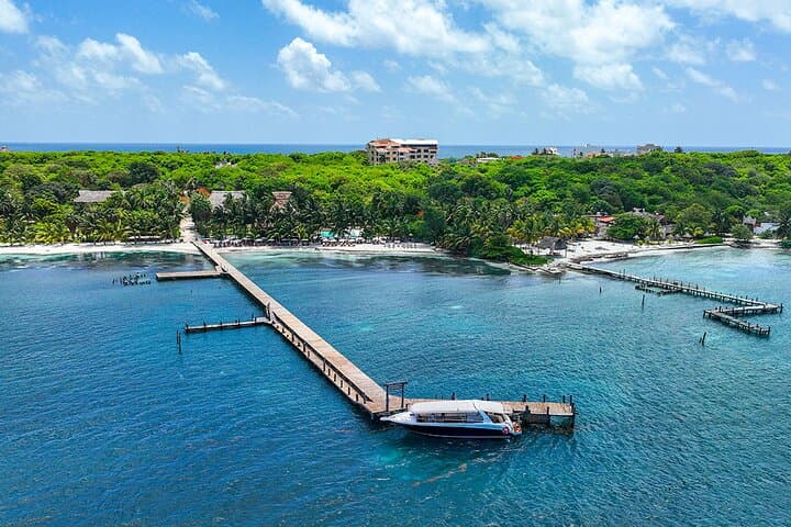 Sunset Yacht & Snorkel to Isla Mujeres with Beach Club Access photo 4