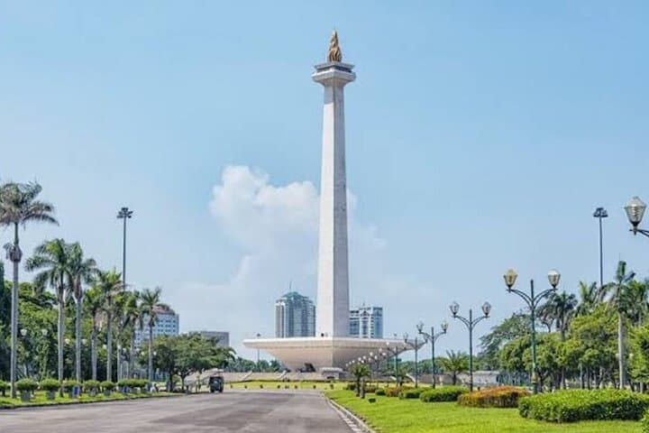 Golden Jakarta Half-Day: MONAS & Taman Mini Indonesia Tour