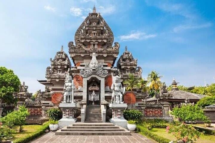 Golden Jakarta Half-Day: MONAS & Taman Mini Indonesia Tour photo 3