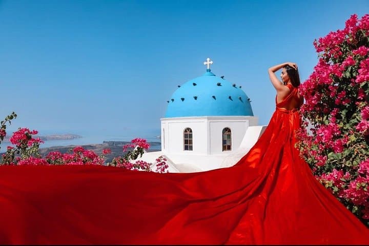Santorini Flying Dress Photoshoot in Imerovigli — Caldera Dresses & Private Pickup photo 1