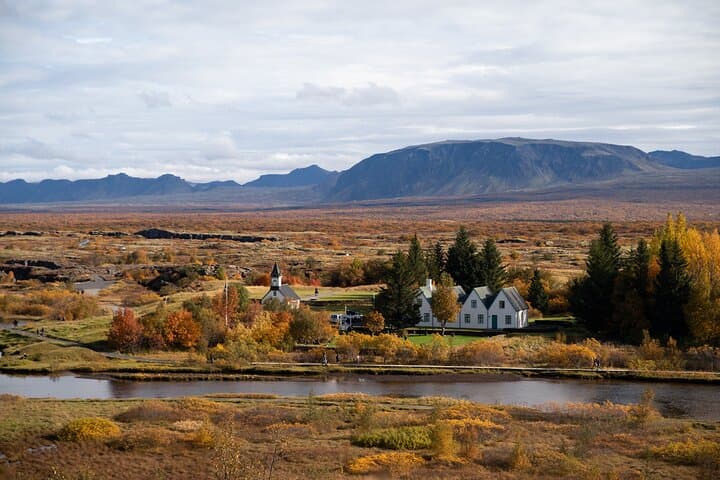 Golden Circle Private Tour in Iceland — Þingvellir, Geysir & Gullfoss in One Day photo 2