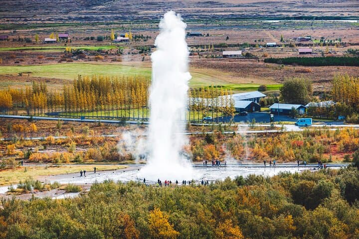 Golden Circle Private Tour in Iceland — Þingvellir, Geysir & Gullfoss in One Day